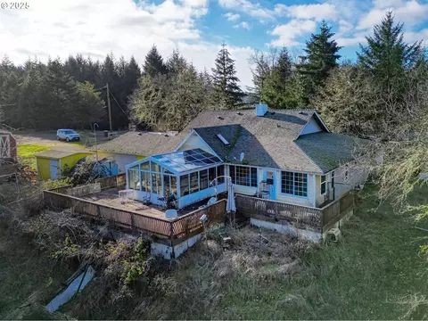 741 Fawn Ridge Dr, Oakland, OR 97462