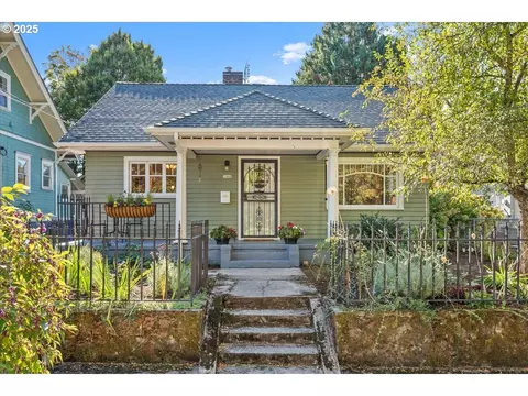 3448 SE Sherman St, Portland, OR 97214