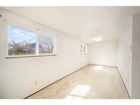 Other - 2365 L St, Springfield, OR 97477 photo 2 of 3