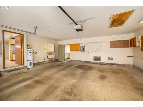 Other - 2365 L St, Springfield, OR 97477 photo 3 of 3
