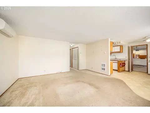 Living - 2365 L St, Springfield, OR 97477 photo 2 of 2