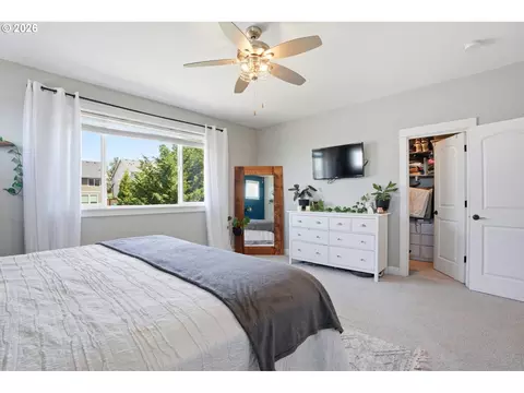 Bedroom - 2709 SW 43rd St, Gresham, OR 97080 photo 1 of 6