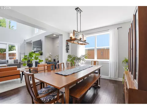 Dining - 2709 SW 43rd St, Gresham, OR 97080 photo 3 of 3