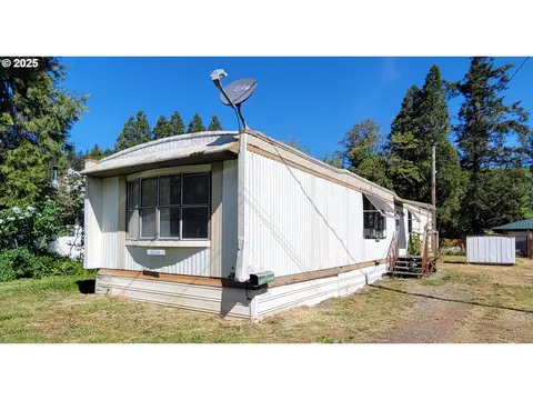 47439 School St, Oakridge, OR 97463