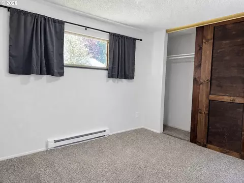 Bedroom - 933 SE Rene Ave, Gresham, OR 97080 photo 4 of 6