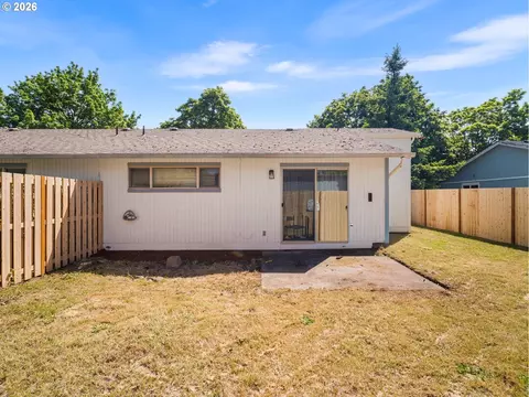 Exterior - 933 SE Rene Ave, Gresham, OR 97080 photo 15 of 15