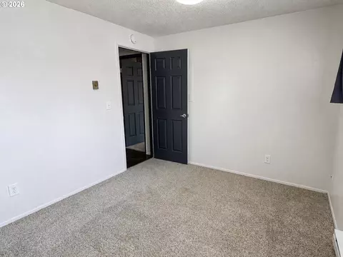 Bedroom - 933 SE Rene Ave, Gresham, OR 97080 photo 5 of 6