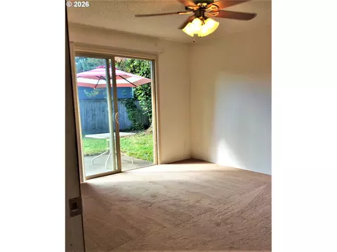 Bedroom - 933 SE Rene Ave, Gresham, OR 97080 photo 3 of 3