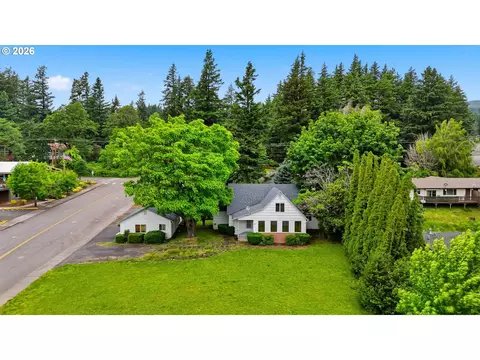 8082 NW Columbia Ave, Stevenson, WA 98648
