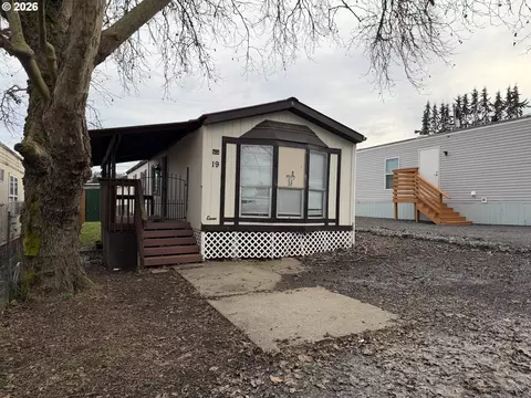 200 Emils Way #19, Roseburg, OR 97471