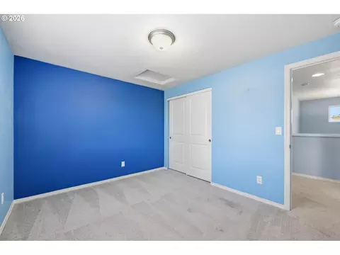 Bedroom - 5290 Squirrel St, Springfield, OR 97478 photo 5 of 7