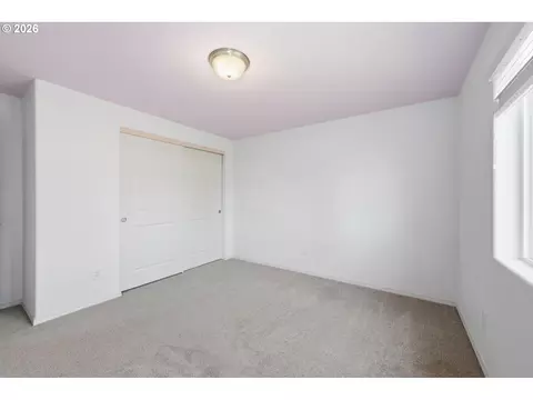 Bedroom - 5290 Squirrel St, Springfield, OR 97478 photo 7 of 7