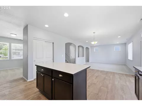 Other - 5290 Squirrel St, Springfield, OR 97478 photo 2 of 9