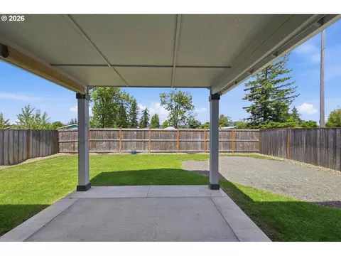 Exterior - 5290 Squirrel St, Springfield, OR 97478 photo 5 of 9