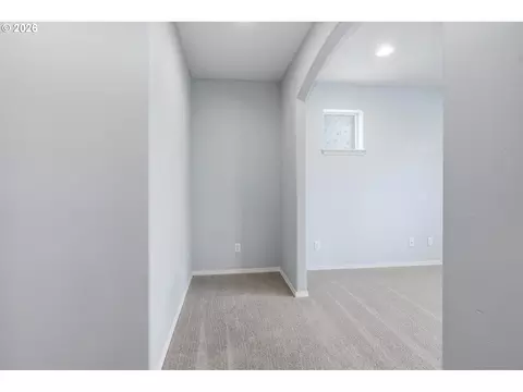 Entry Way - 5290 Squirrel St, Springfield, OR 97478 photo 3 of 4