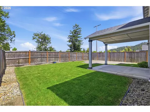 Exterior - 5290 Squirrel St, Springfield, OR 97478 photo 8 of 9