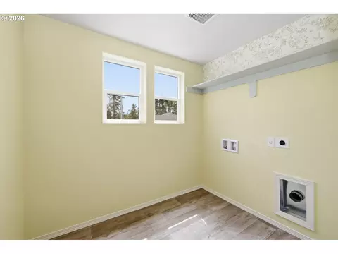 Other - 5290 Squirrel St, Springfield, OR 97478 photo 5 of 9