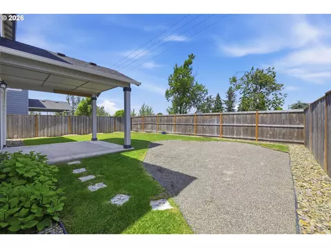 Exterior - 5290 Squirrel St, Springfield, OR 97478 photo 6 of 9