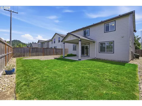 Exterior - 5290 Squirrel St, Springfield, OR 97478 photo 2 of 9