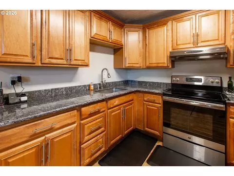 Kitchen - 1152 Main St, Springfield, OR 97477 photo 4 of 4