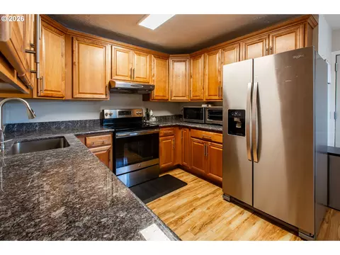 Kitchen - 1152 Main St, Springfield, OR 97477 photo 3 of 4