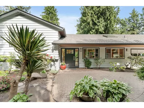 3690 SW 73rd Ave, Portland, OR 97225