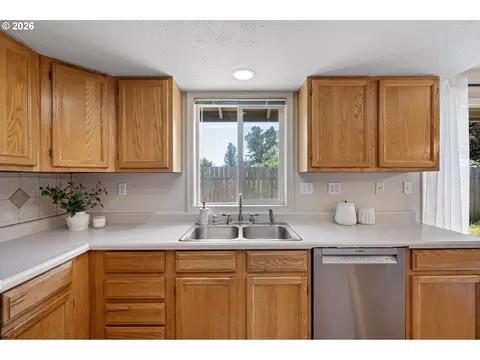 Kitchen - 3843 Souza St, Eugene, OR 97402 photo 5 of 5