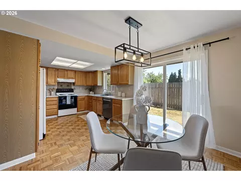 Dining - 3843 Souza St, Eugene, OR 97402 photo 2 of 3