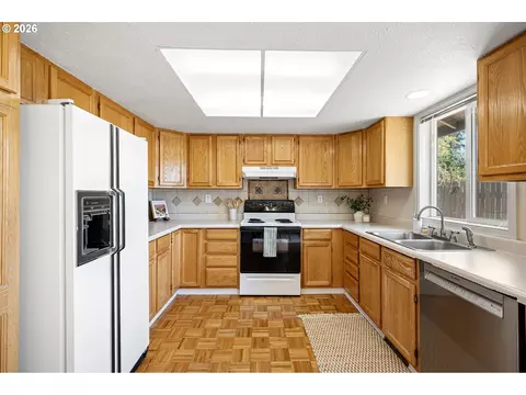 Kitchen - 3843 Souza St, Eugene, OR 97402 photo 2 of 5