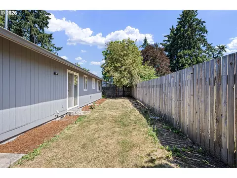 Exterior - 3843 Souza St, Eugene, OR 97402 photo 3 of 5