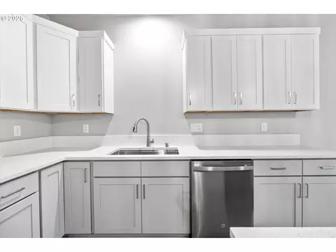 Kitchen - 2469 NW 1st Dr, Gresham, OR 97030 photo 5 of 5