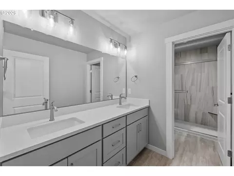 Bath - 2469 NW 1st Dr, Gresham, OR 97030 photo 1 of 3