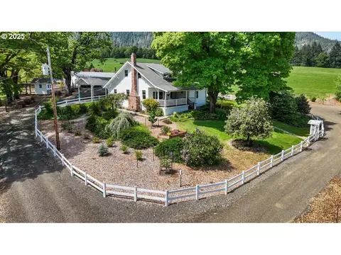 1471 Joelson Rd, Umpqua, OR 97486