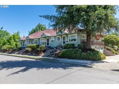 922 SE 934 Se 40th Ave, Portland, OR 97214