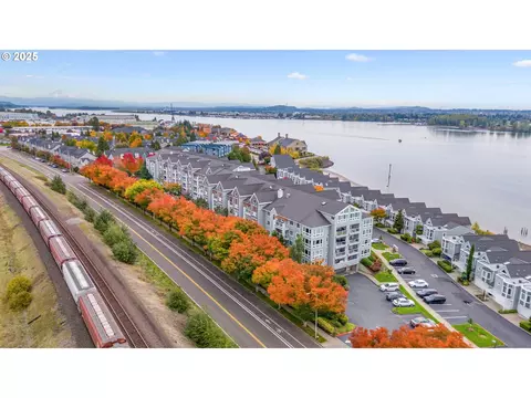 520 SE Columbia River Dr #212, Vancouver, WA 98661