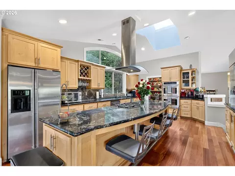 Kitchen - 4647 SE Honors Dr, Gresham, OR 97080 photo 3 of 4