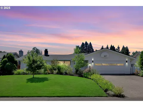 518 Roan Dr, Eugene, OR 97401