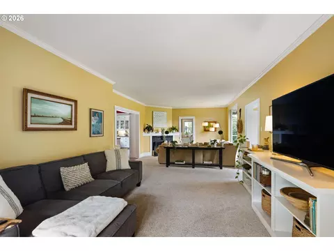 Living - 1060 W 17th Ave, Eugene, OR 97402 photo 5 of 5
