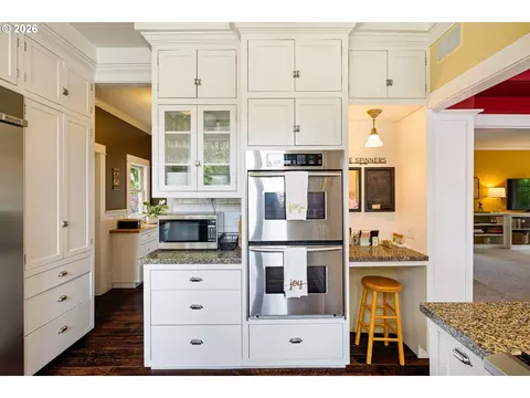 Kitchen - 1060 W 17th Ave, Eugene, OR 97402 photo 3 of 5