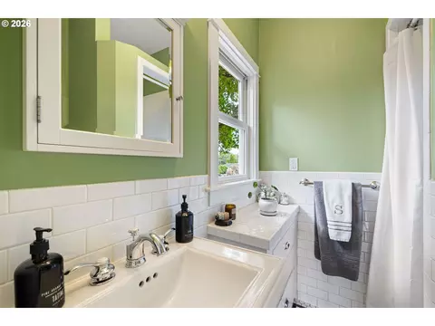 Bath - 1060 W 17th Ave, Eugene, OR 97402 photo 1 of 3
