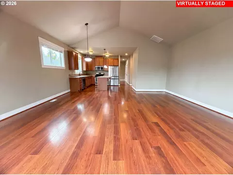 39570 Wall St, Sandy, OR 97055 photo 2