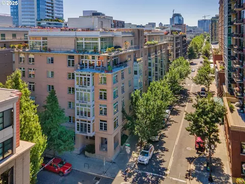 1130 NW 12th Ave #212, Portland, OR 97209