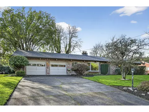 19619 SE Cottonwood St, Milwaukie, OR 97267