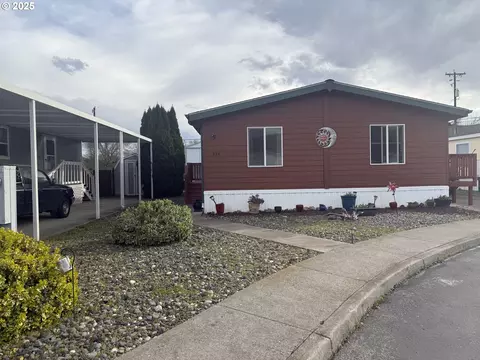 755 Division St #326, The Dalles, OR 97058