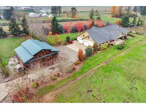 10667 Hovenden Ln, Woodburn, OR 97071