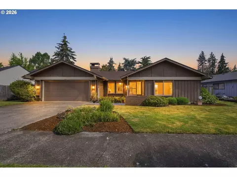 1215 Rio Glen Dr, Eugene, OR 97401