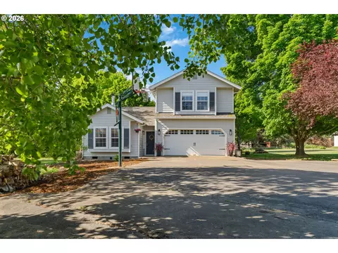 1051 Cannon Dr, Hood River, OR 97031