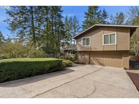 2831 Vale Ct, Lake Oswego, OR 97034