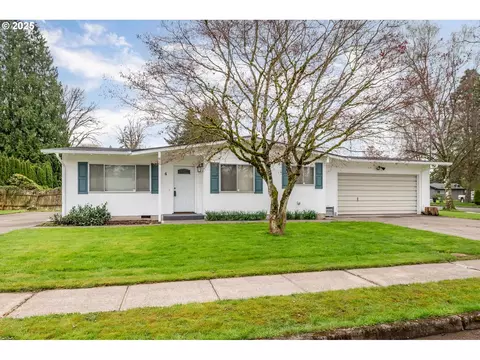 4 Larry Ln, Longview, WA 98632