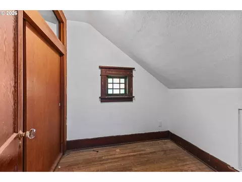 Bedroom - 190 E 3rd St, Coquille, OR 97423 photo 5 of 5